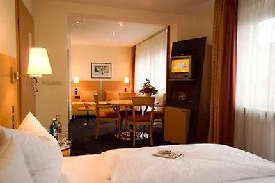 Plaza Hotell 3*