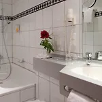 Plaza מלון 3*