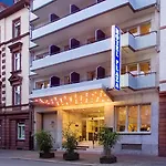 Plaza מלון 3*